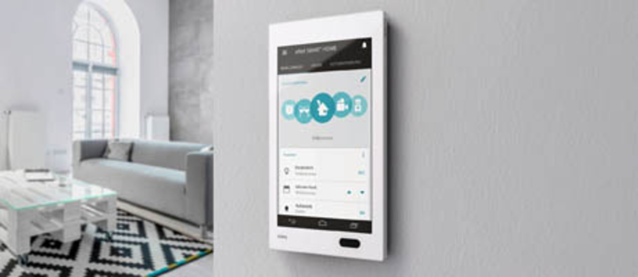 Bedienzentrale Gira G1 bei JK Elektroanlagen GmbH in Heusenstamm