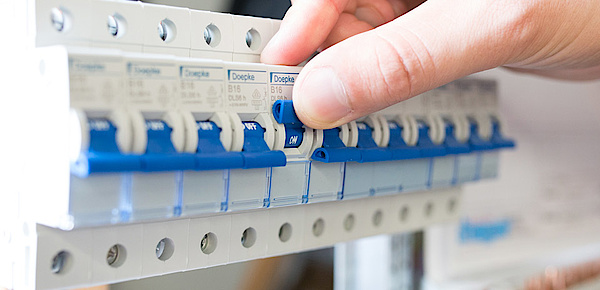 Schalt­schrank­bau bei JK Elektroanlagen GmbH in Heusenstamm
