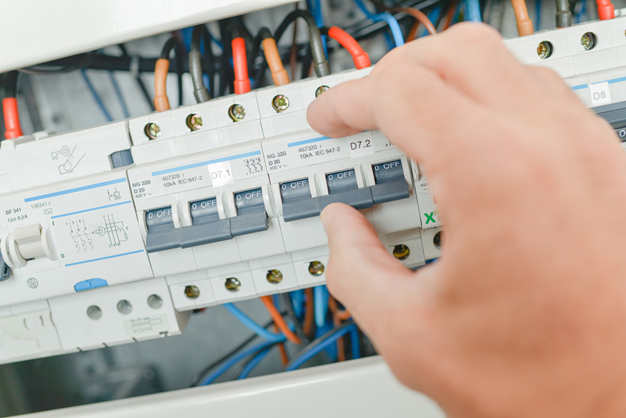 Schalt­schrank­bau bei JK Elektroanlagen GmbH in Heusenstamm