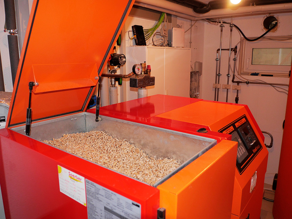 Palletheizung2 bei JK Elektroanlagen GmbH in Heusenstamm